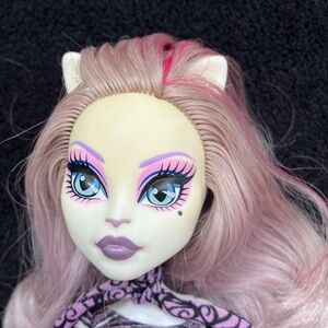 Monster High Catrine DeMew, from the city of frights
